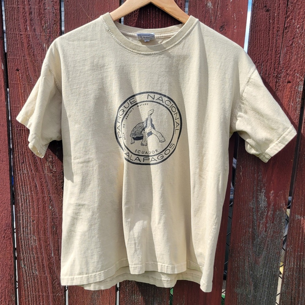 VTG Parque Nacional Galapagos Ecuador Tortoise Graphic T-Shirt Beige Yellow Med